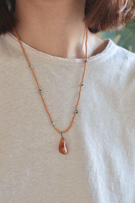 STONE NECKLACE - Orange calcite